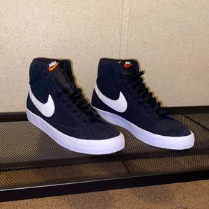 Nike Blazers Mid